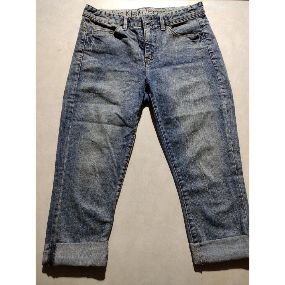 PreowneWomens Calvin Klein Stonewashed capri pants slightly distressed size 29/8